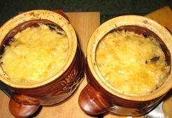 Рыба с грибами запеченная в горшочках