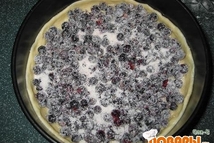 Шаг 2: В ягоды добавить муку и …