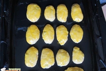 Шаг 6: Противень смазываем растительным маслом и …