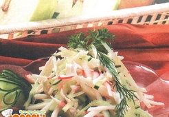 Салат из крабов с яблоками и огурцами