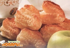 Пирожки слоеные с яблоками