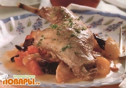 Рецепт: Кролик в белом вине с овощами