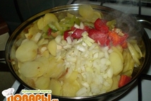 Шаг 3: Чеснок добавлять когда картофель будет …