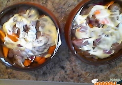 Рецепт: Картофель с мясом в горшочке