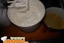 Шаг 9: Залить желатин 4 столовыми ложками …