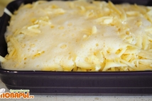 Шаг 3: Залить взбитыми яйцами. Готовить в …