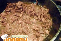 Шаг 2: Разогреваем масло на сковороде (учтите, …