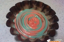 Шаг 2: Выкладываем в форму,смазанную маслом,поочерёдно.Чередуем эти …