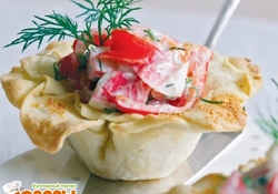 Рецепт: Тарталетки с крабами и красным перцем