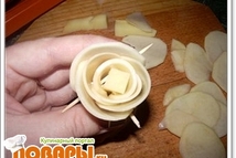 Шаг 5: В это время делаем картофельные …