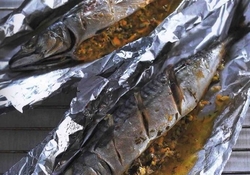 Рецепт: Запеченная в фольге скумбрия  