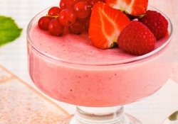 Рецепт: Баваруа с красными ягодами