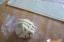 Шаг 2: Из фарша делаем небольшие фрикадельки …