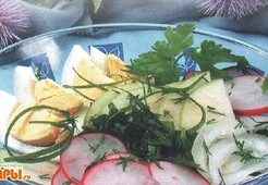 Пестрый весенний салат