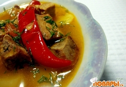 Сытный суп из говядины, картофеля и помидоров