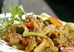 Рецепт: Фарш с летними овощами. Быстро и просто.
