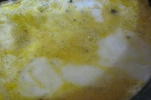 Шаг 2: С яйца сделать омлет.