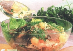 Рецепт: Салат мясной с квашеной капустой