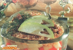 Слоеный салат с яблоками