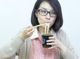 Статья: Тренд сезона от японцев: лапша сомен в кофейно-соевом соусе!