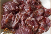 Шаг 1: Мясо нарезать крупно, посолить, замариновать …