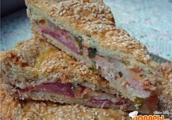 Рецепт: Пирог колбасный