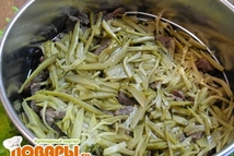 Шаг 5: Собираем наш салат:На плоское большое …