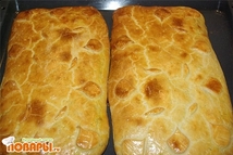 Шаг 5: Смазать взбитым яйцом. Выпекать при …