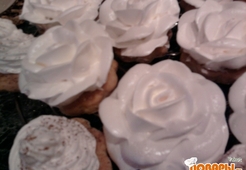 Пирожные с белковым кремом