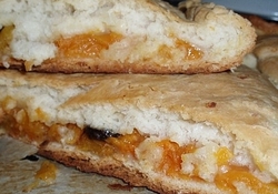 Рецепт: Пирог с гарбузой и сушеной вишней