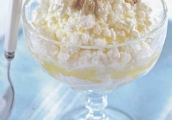 Рецепт: Творог с орехами и медом 