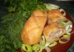 Рецепт: Куриные колбаски в тесте  	 