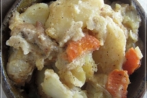 Шаг 5: Выкладываем картошку в горшочки и …