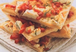 Пицца с панчеттой, розмарином и козьим сыром  