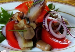 Римский салат из малосольной сельди  