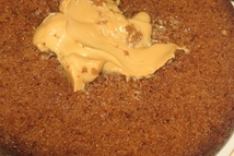 Шаг 9: Потом пирог разрезаем на 2 …