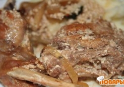 Рецепт: Кролик в сметане (самый простой рецепт) 