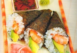 Темаки с креветками и авокадо