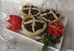 Рецепт: Мясные пирожки на скорую руку