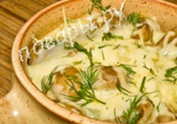 Рецепт: Картошечка с грибочками в горшочке