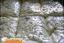 Шаг 3: Тесто должно быть тонким слоем. …