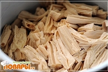 Шаг 4: Теперь можно заняться спаржей. Достаем …