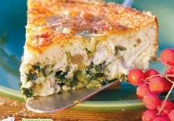 Рецепт: Пирог с рыбой, цветной капустой и салатом радиччо