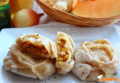 Постные манты с нутом и овощами