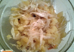 Рецепт: Салат с квашеной капустой