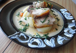 Рецепт: Запеченные овощи с мясным рулетиком два в одном