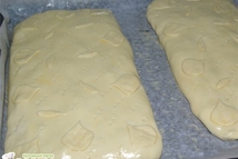 Шаг 4: Сформировать 2 пирога. Наколоть вилкой.