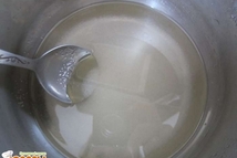 Шаг 5: Мультиварку ставим на режим "выпекания", …