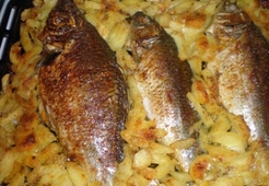 Запечённый карп под соусом