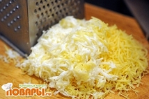 Шаг 1: Яйца отварить. Белок отделить от …